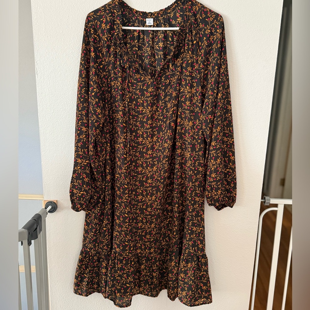 Old Navy Floral Vneck Long Sleeve Dress